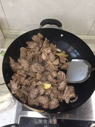 红烧羊排的做法步骤：2