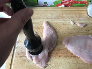 黑椒鸡排螺旋粉的做法步骤：2
