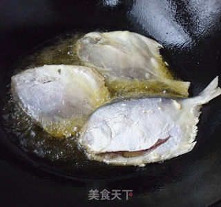 干烧平子鱼的做法步骤：2