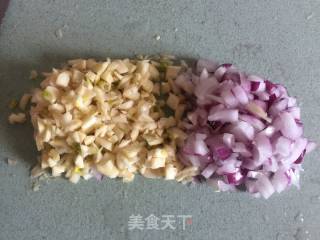 蒜香浇汁秋葵的做法步骤：4