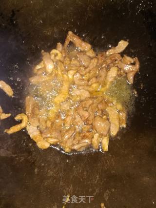 尖椒肉丝炒豆干的做法步骤：4