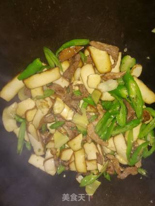 尖椒肉丝炒豆干的做法步骤：7