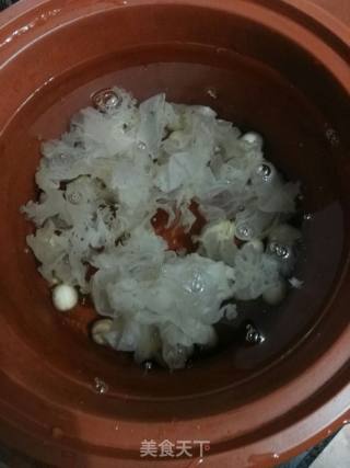 莲子红枣银耳汤的做法步骤：4