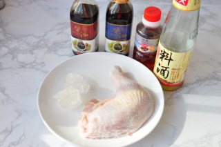 照烧鸡腿饭的做法步骤：1
