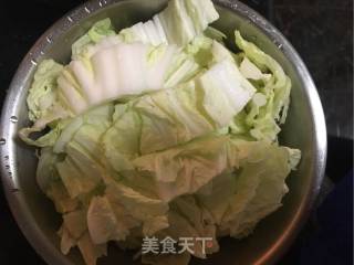 黄芽菜粉丝丸子汤的做法步骤：2