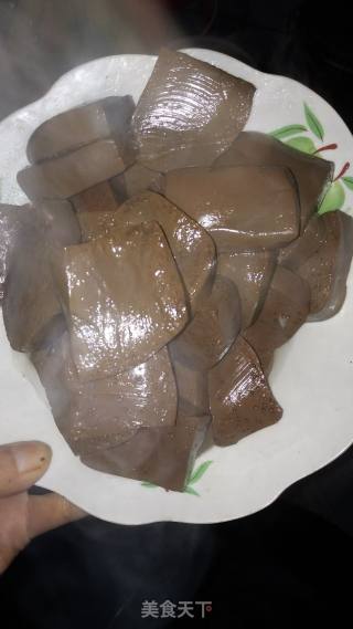 青椒炒猪血的做法步骤：4