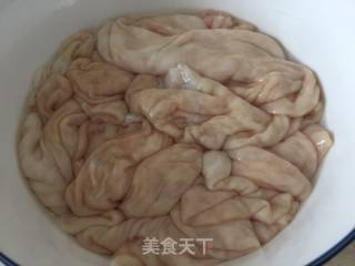 酸笋炒大肠的做法步骤：1