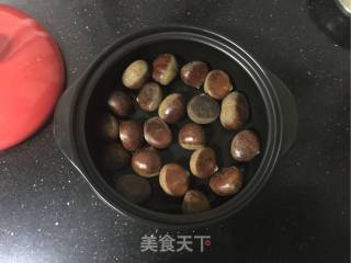 黑乐砂锅烤板栗的做法步骤：3