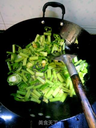 芹菜炒肉的做法步骤：7