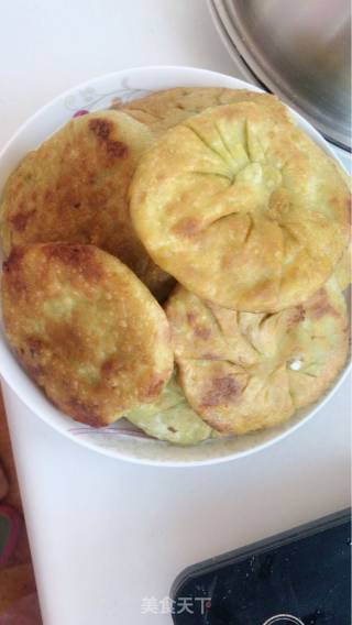 酸菜馅饼的做法步骤：2