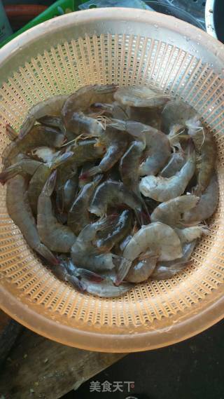 麻辣酸甜口儿的茄汁大虾的做法步骤：1
