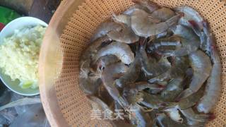 麻辣酸甜口儿的茄汁大虾的做法步骤：2