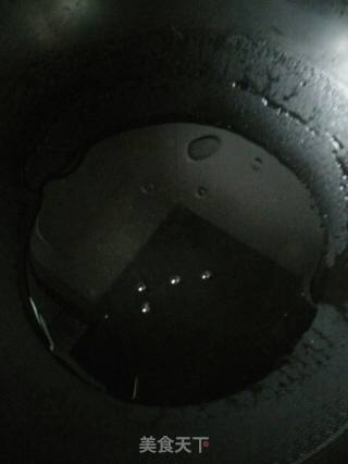 糖酥花生的做法步骤：2