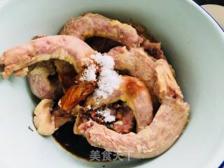 允指鸡脖的做法步骤：1