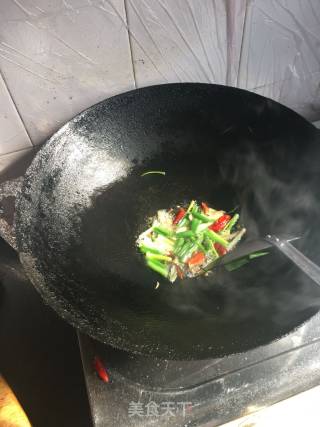洋葱炒羊肚的做法步骤：2