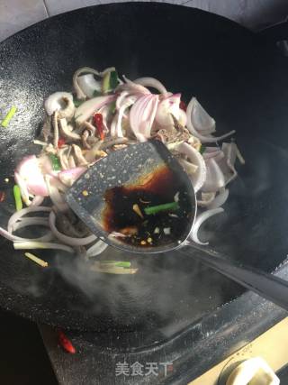 洋葱炒羊肚的做法步骤：5