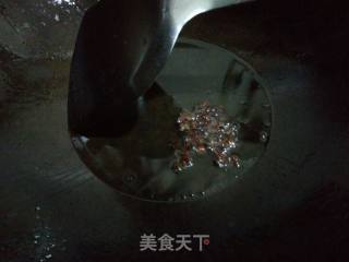 香辣牛蛙烧百页的做法步骤：2