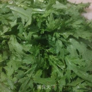 蒜蓉茼蒿的做法步骤：1