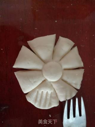 枣花馒头的做法步骤：8