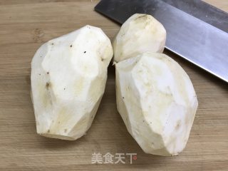 冰糖桂花红薯汤的做法步骤：2
