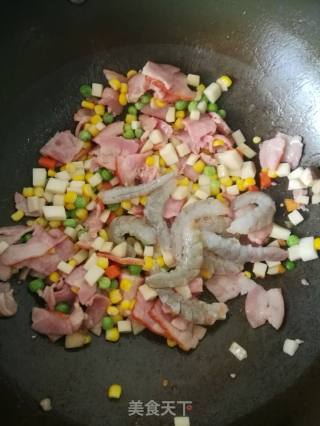 鲜虾培根芝士焗饭的做法步骤：5