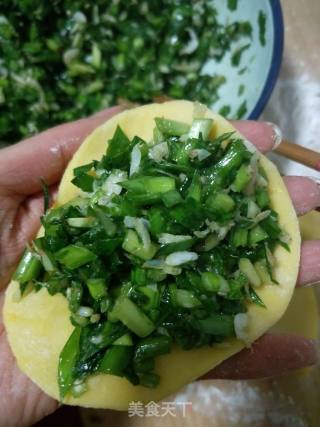 韭菜虾皮馅饼的做法步骤：4