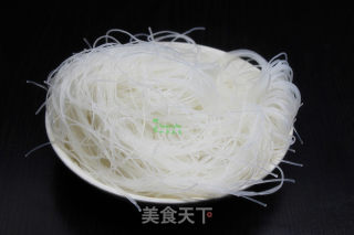 牛肉炒粉丝的做法步骤：3