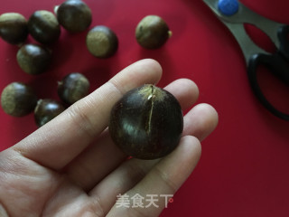 砂锅烤板栗的做法步骤：2