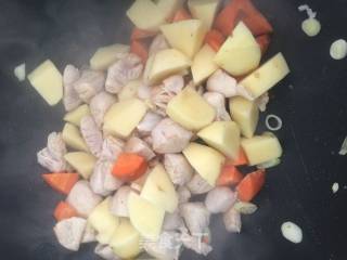 咖喱鸡肉饭的做法步骤：4