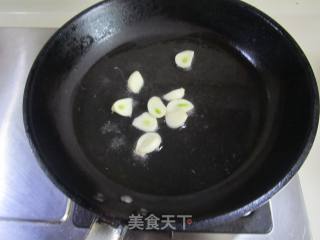 鱼丸炒小白菜的做法步骤：2
