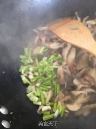 猪肉炒平菇的做法步骤：10