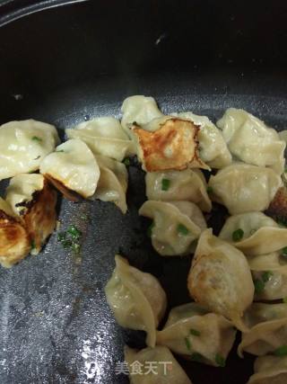煎饺的做法步骤：3