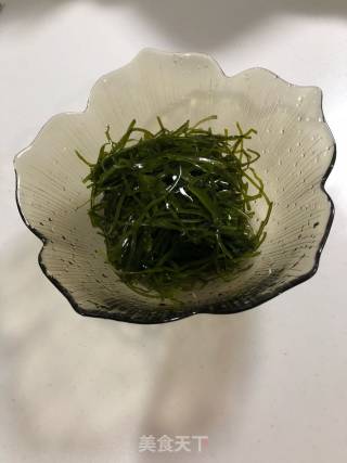 “快手懒人餐”（蒜香海带丝）的做法步骤：1