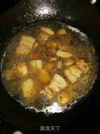 五花肉烧胡萝卜的做法步骤：5