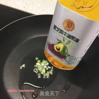 荷兰豆炒虾仁的做法步骤：4