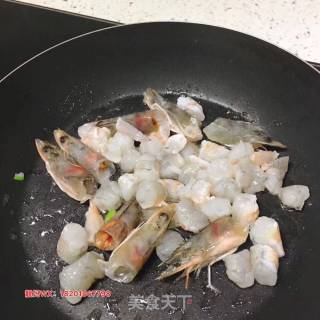 荷兰豆炒虾仁的做法步骤：5