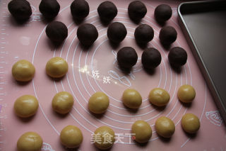 风炉广式豆沙月饼的做法步骤：9