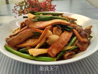 蒜苗炒肉的做法步骤：13