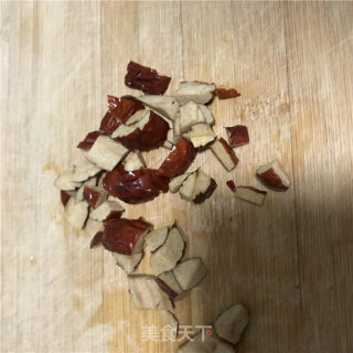 枸杞红枣炖燕窝的做法步骤：4