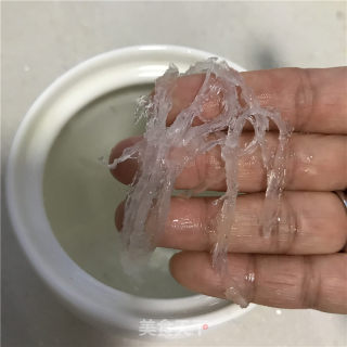 鸡汤燕窝的做法步骤：1