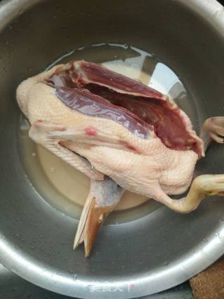 啤酒烧鸭的做法步骤：1