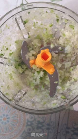 水饺的做法步骤：4