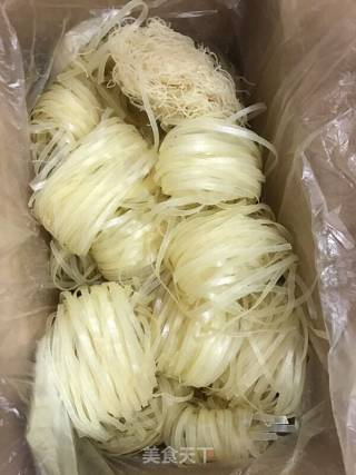 炒河粉的做法步骤：1