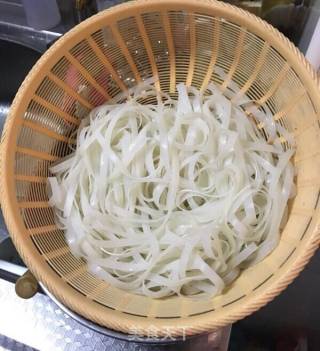 炒河粉的做法步骤：2