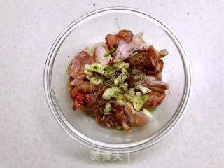 荷叶糯米鸭腿饭的做法步骤：1