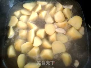土豆炖肉的做法步骤：5