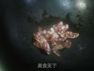 腊肠炒荷兰豆的做法步骤：5