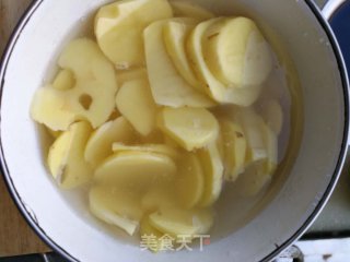 干锅土豆片的做法步骤：3