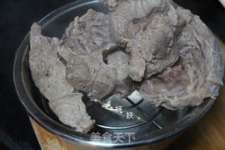 卤牛肉的做法步骤：4