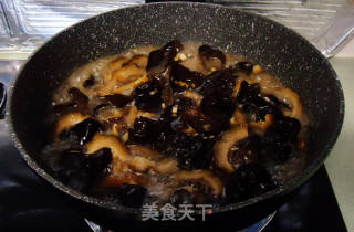 海参木耳烩芦笋的做法步骤：6